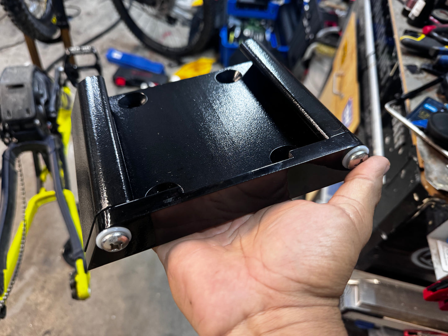 LEWMAR Quick Release Bracket for Vector/Axis Shallow Water Anchors
