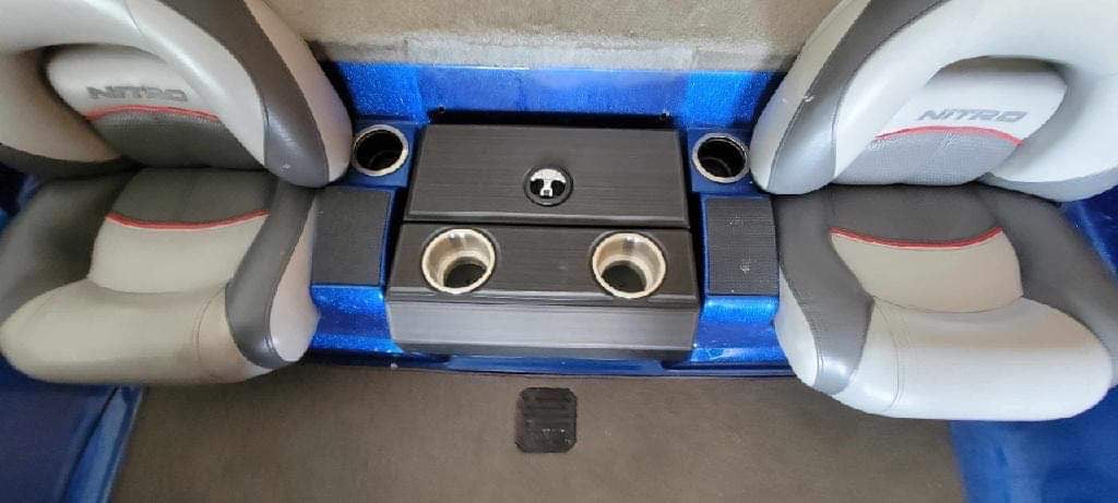 CENTER STORAGE CONSOLE WITH DRY HATCH