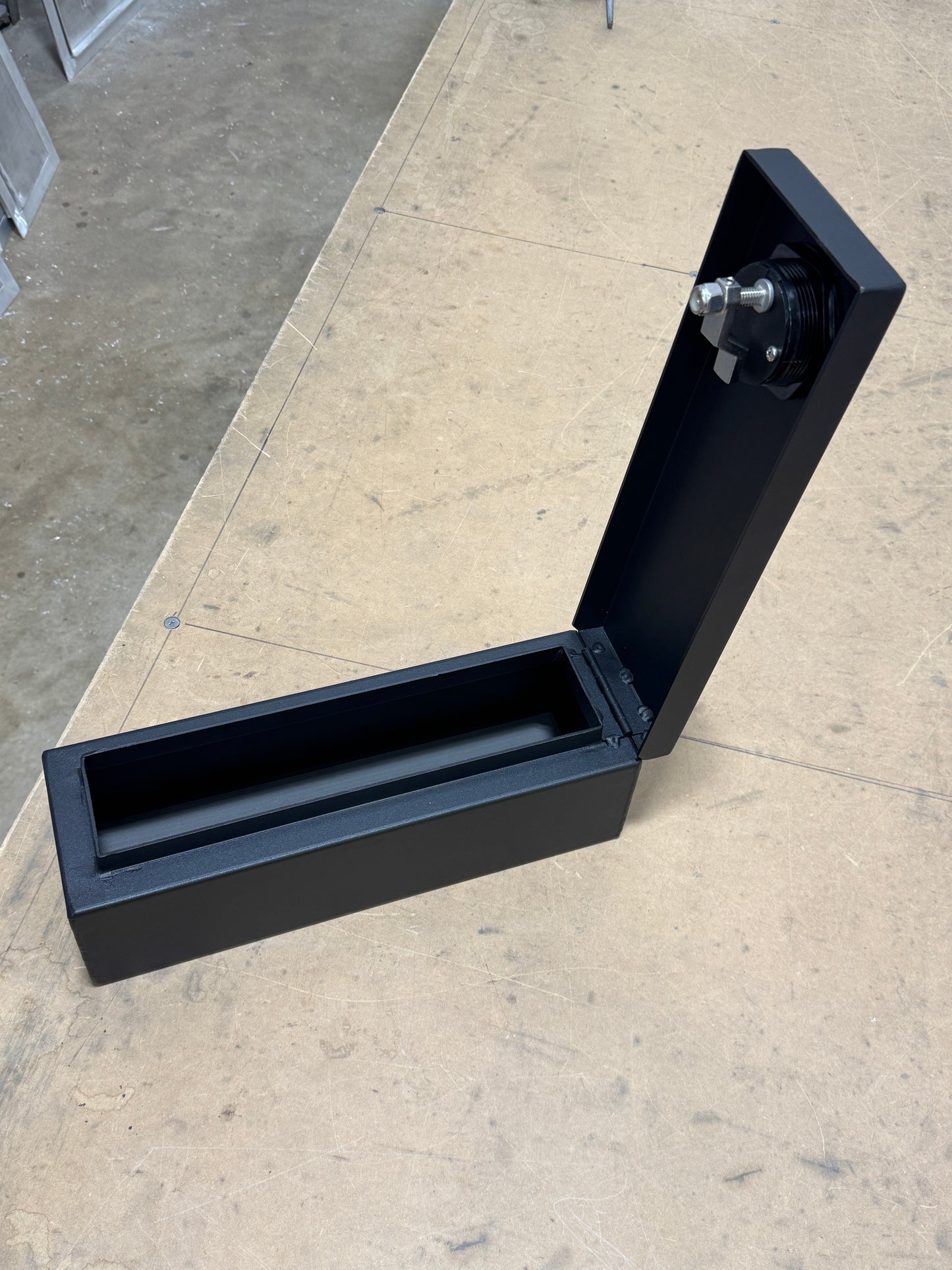 CENTER STORAGE CONSOLE BOX WITH DRY HATCH