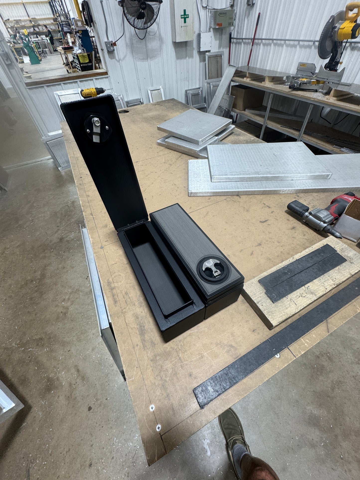 CENTER STORAGE CONSOLE BOX WITH DRY HATCH