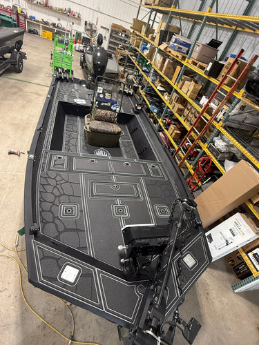 2016 Bass Tracker Grizzly 2070 Center Console